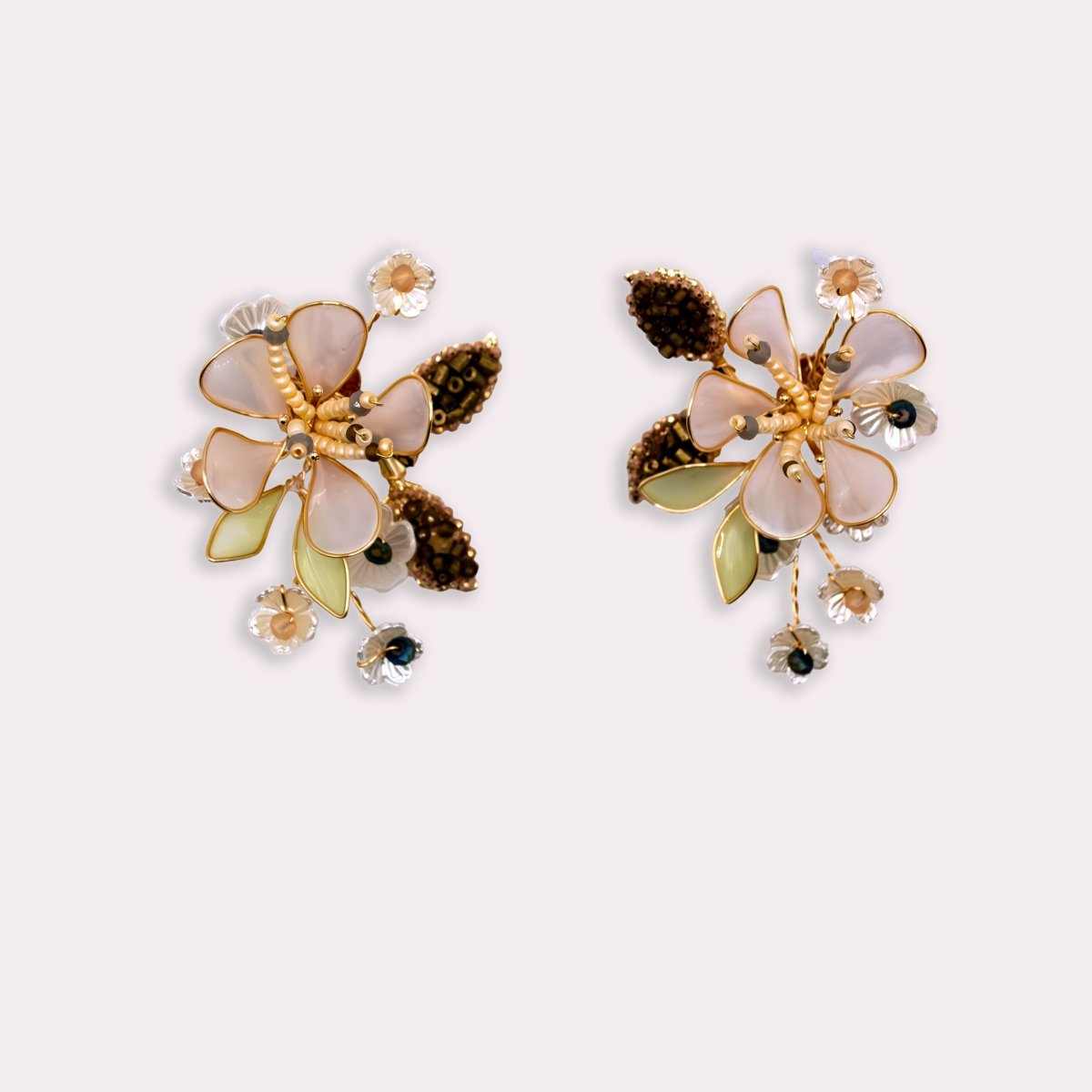 Aurelia - Opulent Echoes -