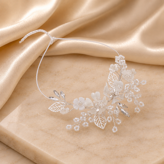 Alyssum White Necklace